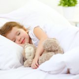 子供 寝る ベッド 布団 ぬいぐるみ