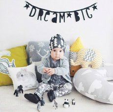 要出典 3歳の男の子への誕生日プレゼント A little lovely company DIY Letter ガーランド