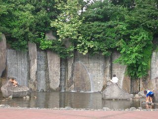 要出典 じゃぶじゃぶ池 滝野川公園 東京都北区