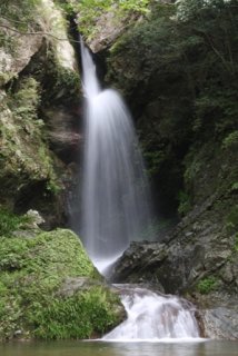 要出典 川遊び 小蓑川 虹の滝 キャンプ場 香川県