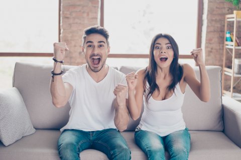 カップル 夫婦 ガッツポーズ いいね グー