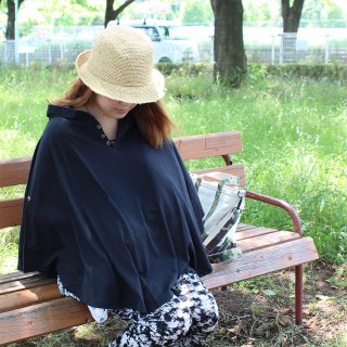 要出典 授乳ケープ フード付 360度安心のポンチョタイプの授乳ケープ