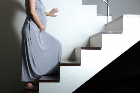 妊婦 階段