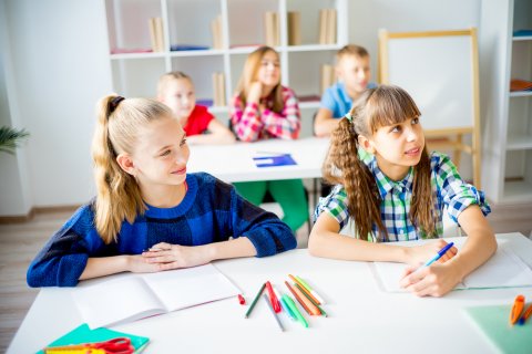 小学校 授業 クラス 小学生 教室