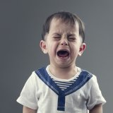 子供 泣く 男の子