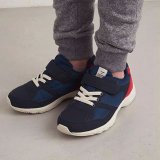 要出典 子供用運動靴