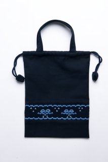 要出典 上履き入れ エレガンテ・ポポ 巾着バッグ 上履き入れ 手刺繍スモッキング リボン柄