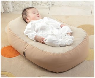 要出典 使ってよかったベビーグッズ Cカーブ授乳ベッド おやすみたまご