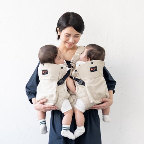 要出典 双子用 抱っこ紐 ナップナップ ふたご抱っこひも