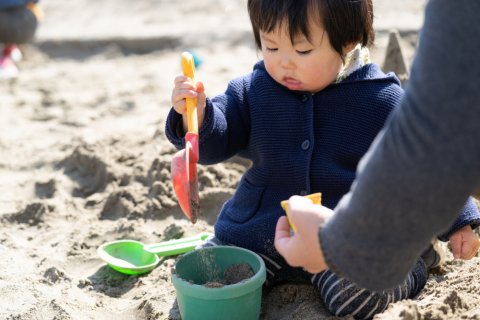 子供 日本人 1歳 砂場