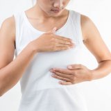 胸 女性 痛み 乳がん