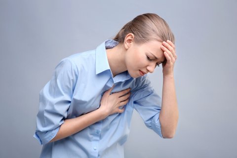 女性 動悸 めまい