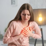女性 動悸