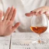 女性 飲酒 アルコール
