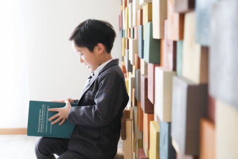 男の子 本 読む 22678590_m