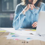 仕事 女性 オフィス 会社