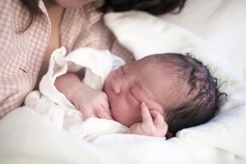 出産 日本人 赤ちゃん 新生児