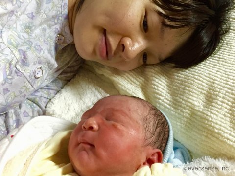 妊娠・出産体験記 オリジナル 出産 赤ちゃん 新生児 R ロゴ入り