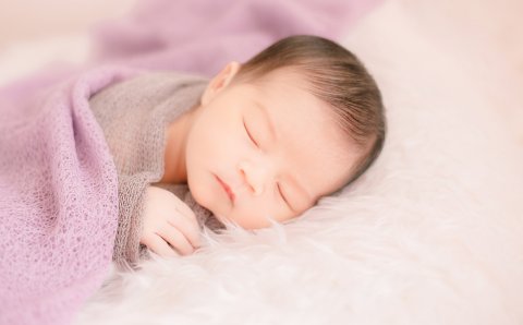 赤ちゃん 床で寝る