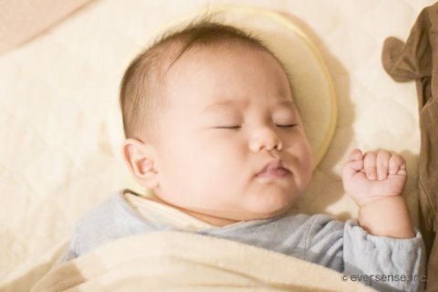 赤ちゃん 生後3ヶ月 ねんね オリジナル画像