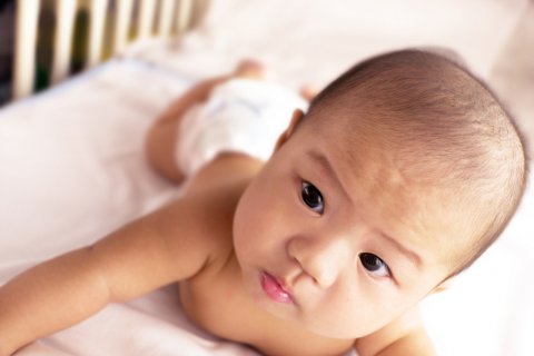 赤ちゃん 腹ばい