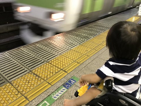 電車 赤ちゃん 日本人