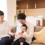 家族 赤ちゃん 新生児 日本人