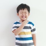喉 苦しい 日本人 子供