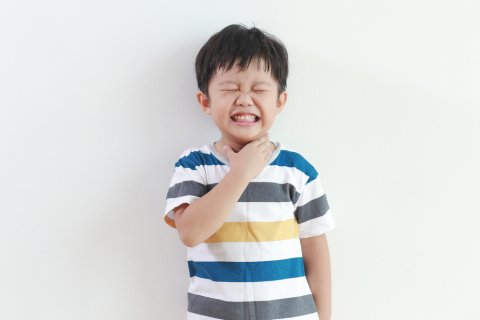 喉 苦しい 日本人 子供
