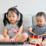リトミック 楽器 音楽 子供 日本人