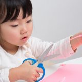 工作 はさみ 3歳 遊び 子供 日本人