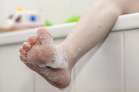 子供 足 お風呂 日本