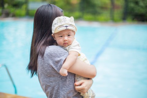 赤ちゃん プール 親子 日本人