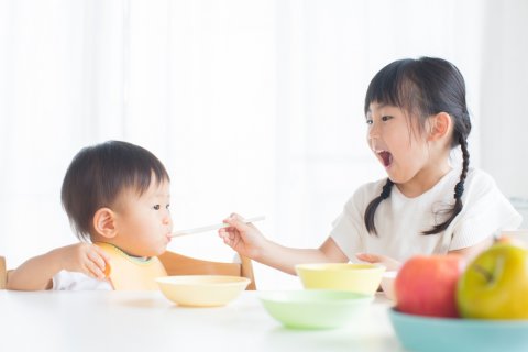 日本人 離乳食 きょうだい