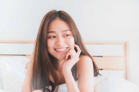 日本人 女性 リラックス ベッド
