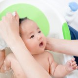 赤ちゃん お風呂 笑顔