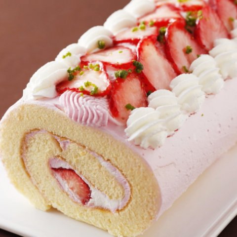 要出典 とちおとめプレミアムロールケーキ