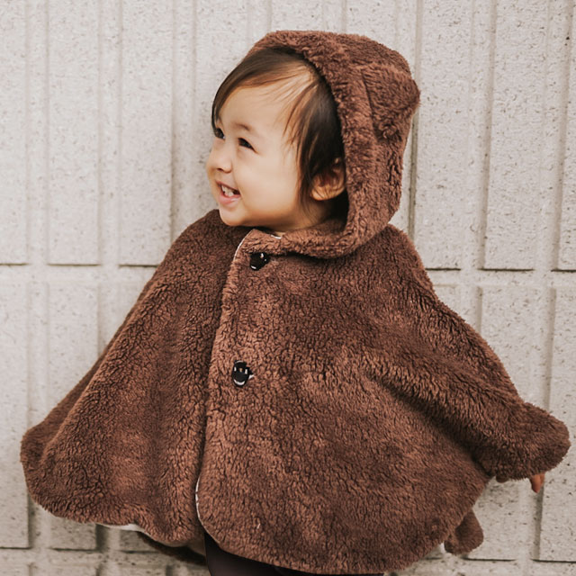 ベビーポンチョは寒い季節に活躍 サッと羽織れるおすすめ10選 こそだてハック