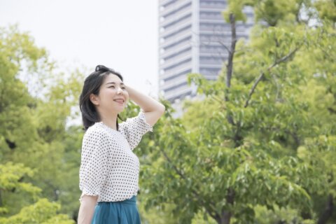 女性 外 リラックス 24016088_m