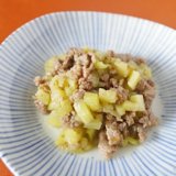牛ひき肉となすの炒めもの 後期 離乳食 取り分け 大人料理(アイキャッチ)