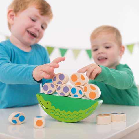 要出典 2歳 おもちゃ ボーネルンド ワニの親子のぐらぐらゲーム