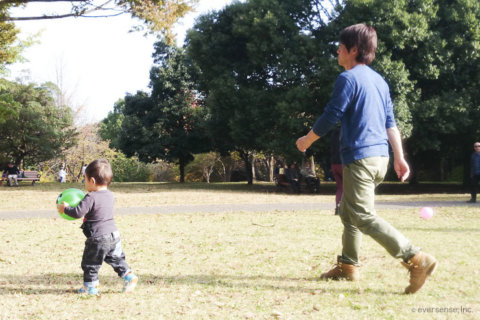 赤ちゃん パパ 公園