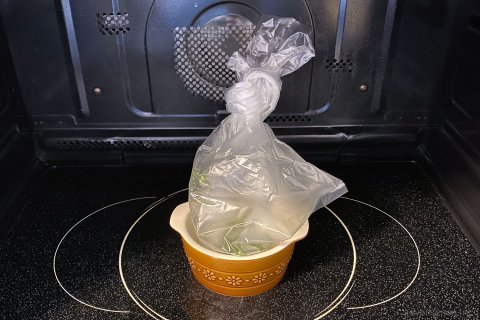 アイラップ 離乳食 初期 すりつぶしブロッコリー 作り方2