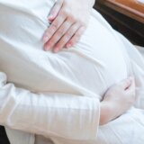 妊婦 お腹 23089919_m