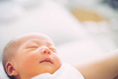 新生児 赤ちゃん 寝る