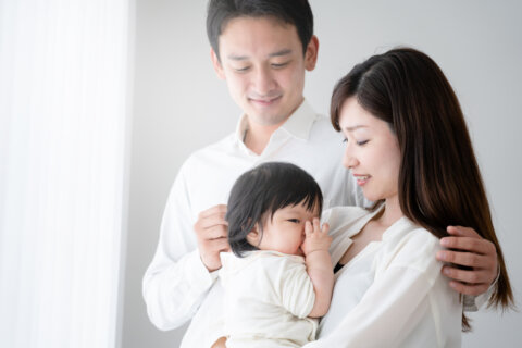 家族 団欒 赤ちゃん パパ ママ