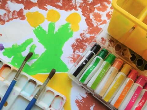 小学生 図工 図画工作 絵の具 絵