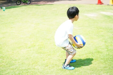 小学生 男の子 外遊び ボール 2426841