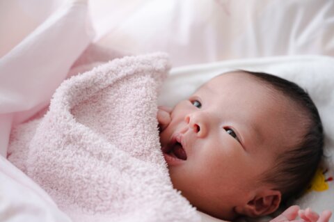 赤ちゃん 新生児 23854128_m